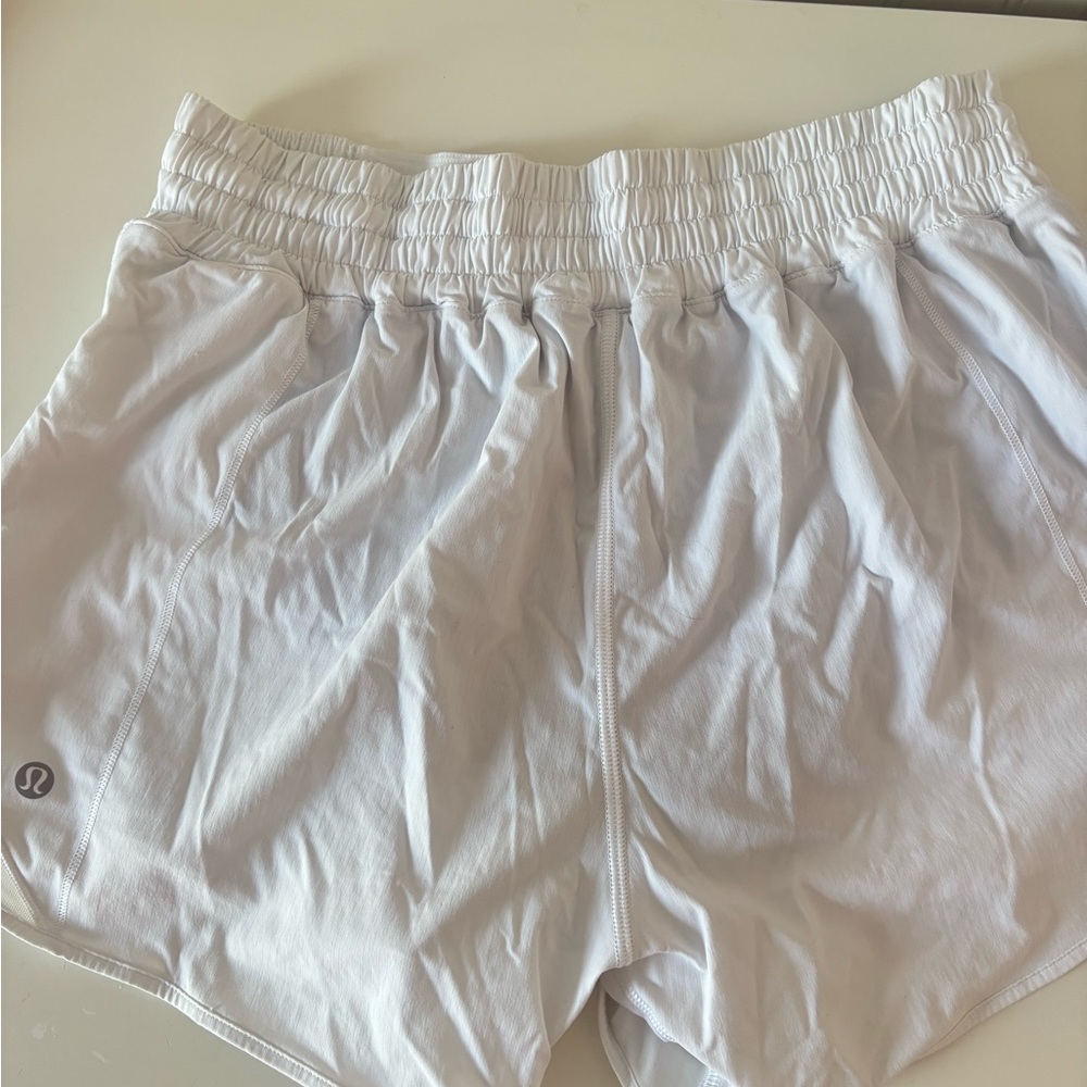 Lululemon hotty hot short 4 inch high rise - Picture 4 of 4